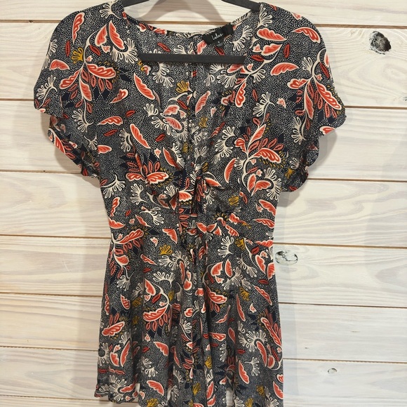 Lulu's Red and Navy Flowy Romper - Picture 5 of 9